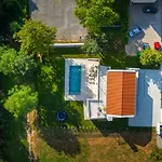 Castanea By Villsy Villa Pazin
