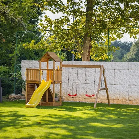 Castanea By Villsy Pazin