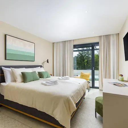 Castanea By Villsy Pazin