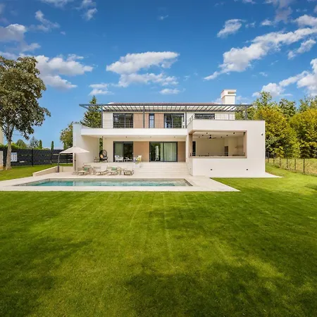 Castanea By Villsy Villa