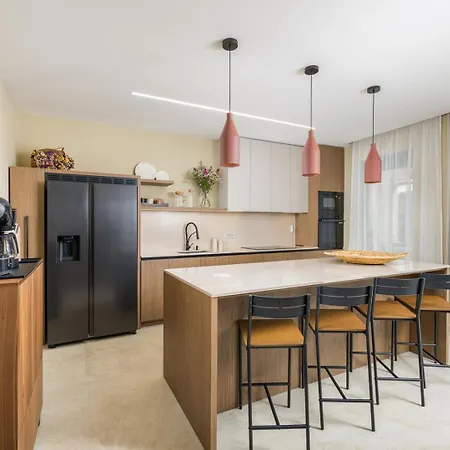 Villa Castanea By Villsy