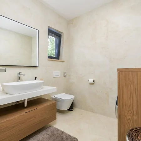 Castanea By Villsy Villa Pazin