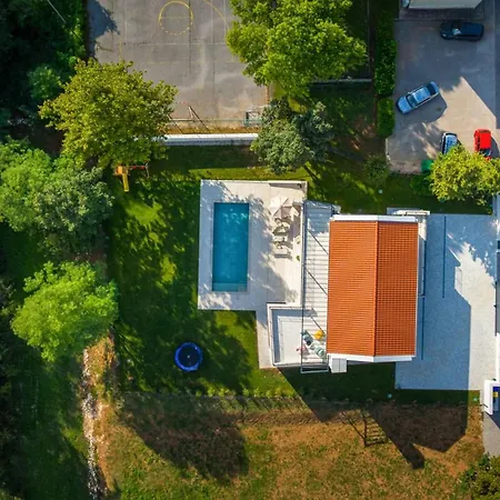 Castanea By Villsy Villa Pazin